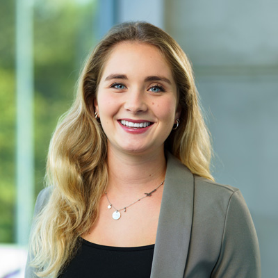 Porträt von Tatjana Breivogel , Mitarbeitende der VOLKSWAGEN GROUP OTLG